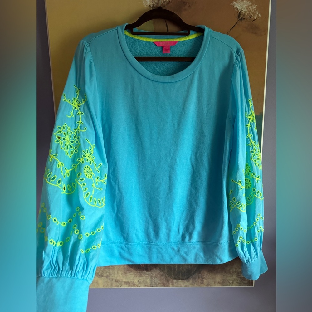 EUC Lilly Pulitzer Alla Embroider Eyelet Sweatshirt Blue Aqua Terry top sweater